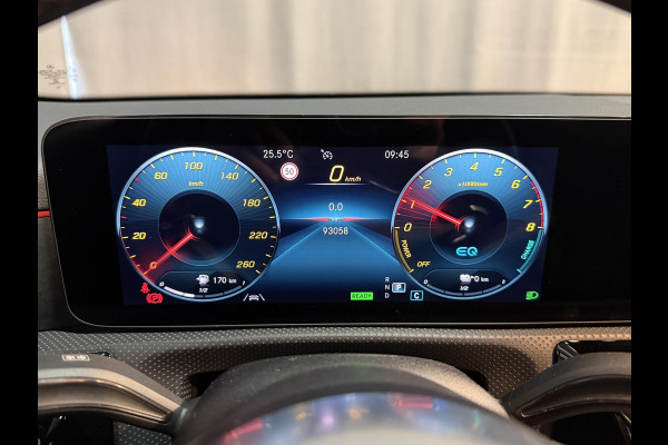 Mercedes-Benz A-Klasse 250 e AMG Line 18"/SOH 97%/360 camera/PDC v+a/Stoelverwarming/Apple Carplay & Android Auto/DAB/Navigatie/Climate