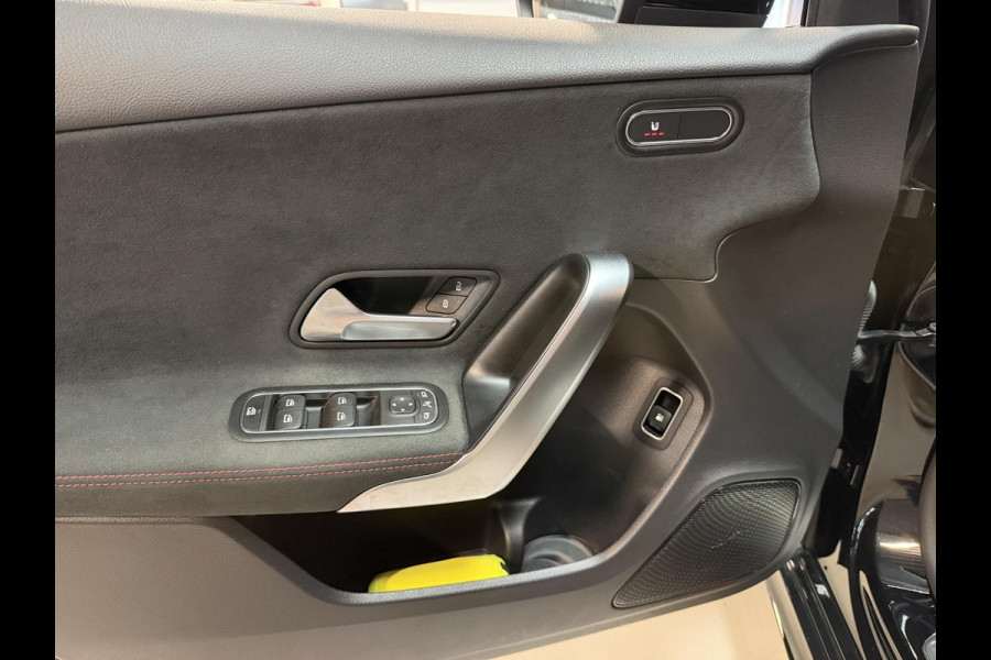 Mercedes-Benz A-Klasse 250 e AMG Line 18"/SOH 97%/360 camera/PDC v+a/Stoelverwarming/Apple Carplay & Android Auto/DAB/Navigatie/Climate
