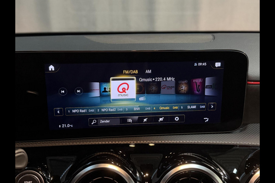 Mercedes-Benz A-Klasse 250 e AMG Line 18"/SOH 97%/360 camera/PDC v+a/Stoelverwarming/Apple Carplay & Android Auto/DAB/Navigatie/Climate