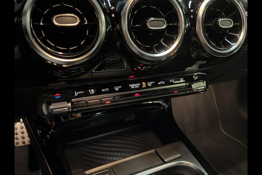 Mercedes-Benz A-Klasse 250 e AMG Line 18"/SOH 97%/360 camera/PDC v+a/Stoelverwarming/Apple Carplay & Android Auto/DAB/Navigatie/Climate