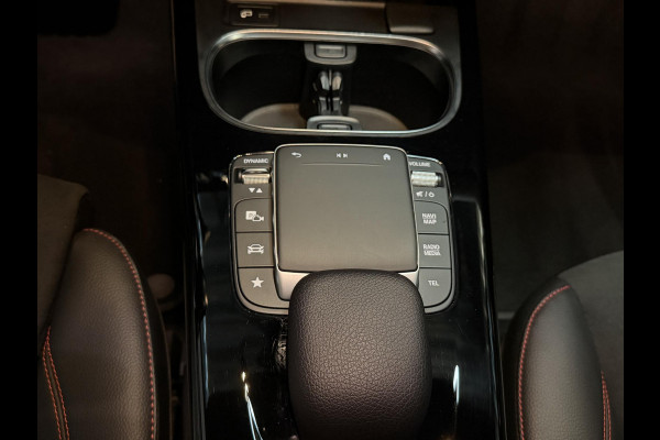 Mercedes-Benz A-Klasse 250 e AMG Line 18"/SOH 97%/360 camera/PDC v+a/Stoelverwarming/Apple Carplay & Android Auto/DAB/Navigatie/Climate