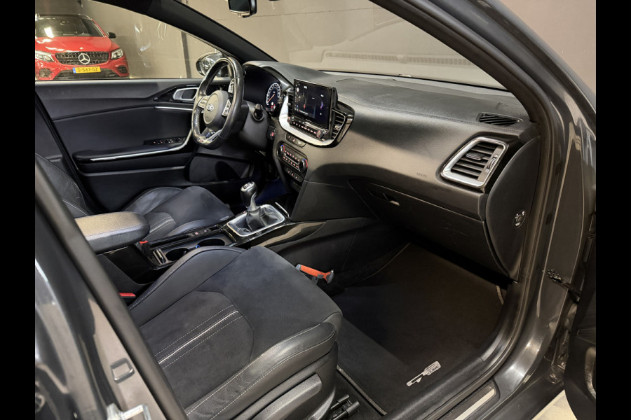 Kia Ceed Sportswagon 1.0 T-GDi GT-Line | Panoramadak | Dealer onderhouden | Camera | Afn. Trekhaak | Stoel/stuurverwarming | Carplay