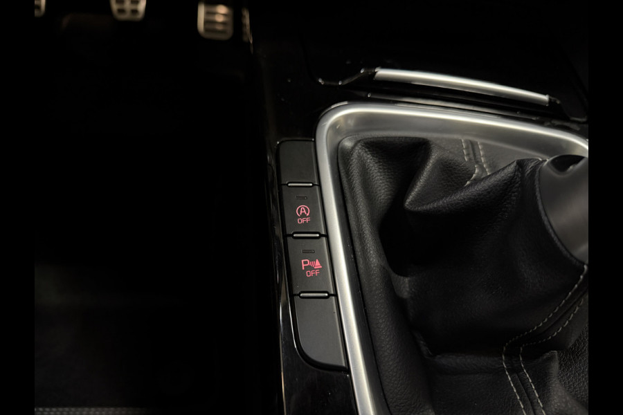 Kia Ceed Sportswagon 1.0 T-GDi GT-Line | Panoramadak | Dealer onderhouden | Camera | Afn. Trekhaak | Stoel/stuurverwarming | Carplay