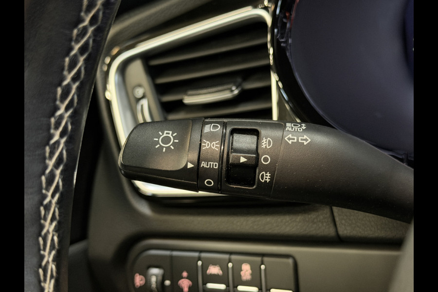 Kia Ceed Sportswagon 1.0 T-GDi GT-Line | Panoramadak | Dealer onderhouden | Camera | Afn. Trekhaak | Stoel/stuurverwarming | Carplay