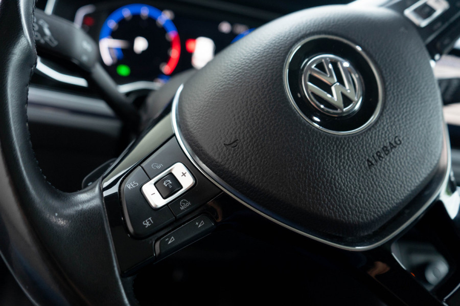 Volkswagen Polo 1.0 TSI Highline / R-Line/ Panoramadak/ Adaptive Cruise Control/ 85kW (116PK)