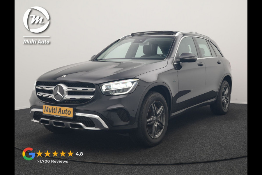 Mercedes-Benz GLC 300e 4MATIC PHEV 313pk Dealer O.H | Panodak | Sportstoelen Verwarmd | Sfeerverlichting | Cruise Control | Blis | Apple Carplay | Navigatie | 18"L.M | Plug In Hybrid