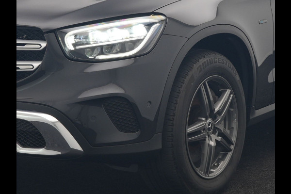 Mercedes-Benz GLC 300e 4MATIC PHEV 313pk Dealer O.H | Panodak | Sportstoelen Verwarmd | Sfeerverlichting | Cruise Control | Blis | Apple Carplay | Navigatie | 18"L.M | Plug In Hybrid
