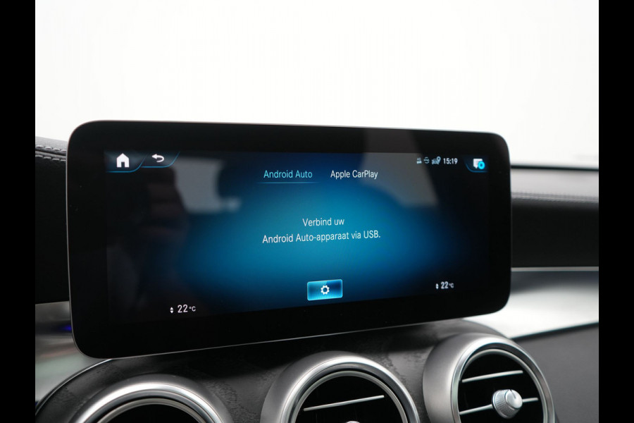 Mercedes-Benz GLC 300e 4MATIC PHEV 313pk Dealer O.H | Panodak | Sportstoelen Verwarmd | Sfeerverlichting | Cruise Control | Blis | Apple Carplay | Navigatie | 18"L.M | Plug In Hybrid