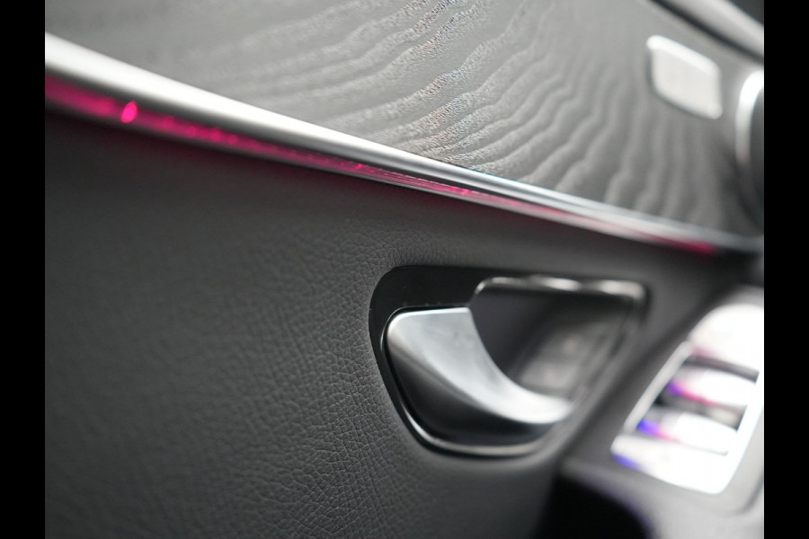 Mercedes-Benz GLC 300e 4MATIC PHEV 313pk Dealer O.H | Panodak | Sportstoelen Verwarmd | Sfeerverlichting | Cruise Control | Blis | Apple Carplay | Navigatie | 18"L.M | Plug In Hybrid