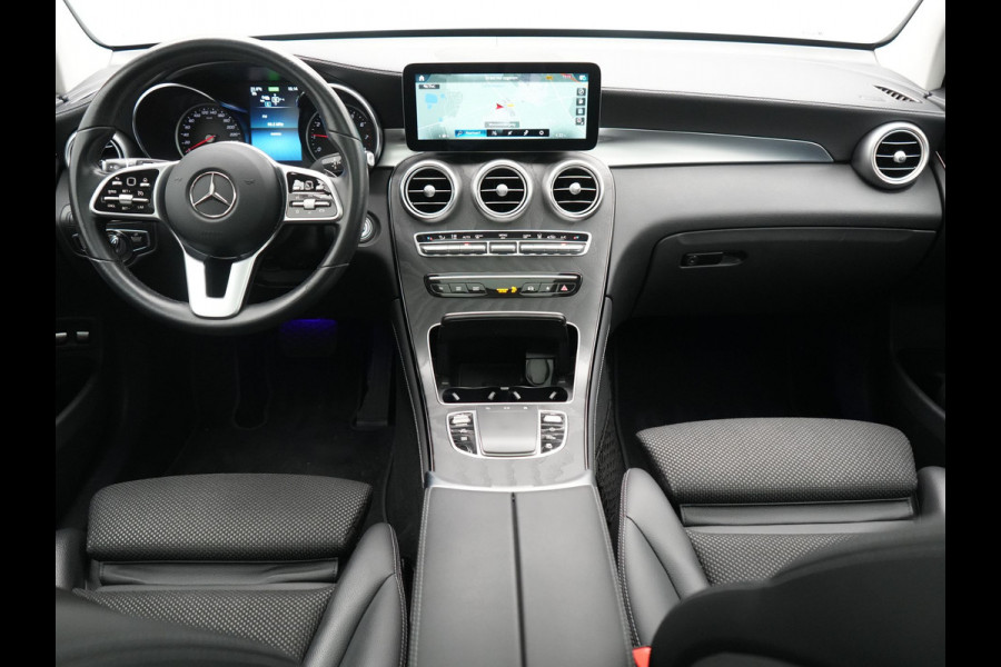 Mercedes-Benz GLC 300e 4MATIC PHEV 313pk Dealer O.H | Panodak | Sportstoelen Verwarmd | Sfeerverlichting | Cruise Control | Blis | Apple Carplay | Navigatie | 18"L.M | Plug In Hybrid