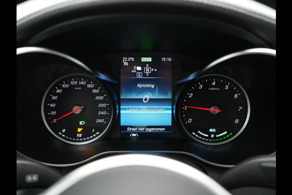 Mercedes-Benz GLC 300e 4MATIC PHEV 313pk Dealer O.H | Panodak | Sportstoelen Verwarmd | Sfeerverlichting | Cruise Control | Blis | Apple Carplay | Navigatie | 18"L.M | Plug In Hybrid