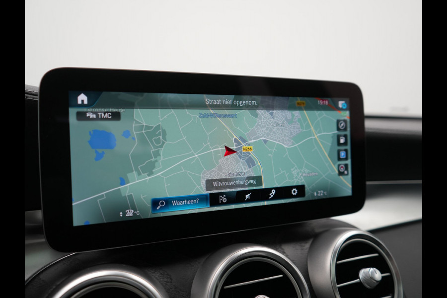 Mercedes-Benz GLC 300e 4MATIC PHEV 313pk Dealer O.H | Panodak | Sportstoelen Verwarmd | Sfeerverlichting | Cruise Control | Blis | Apple Carplay | Navigatie | 18"L.M | Plug In Hybrid