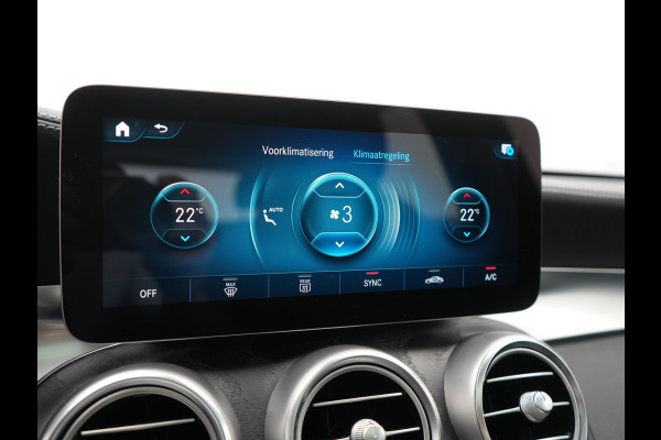 Mercedes-Benz GLC 300e 4MATIC PHEV 313pk Dealer O.H | Panodak | Sportstoelen Verwarmd | Sfeerverlichting | Cruise Control | Blis | Apple Carplay | Navigatie | 18"L.M | Plug In Hybrid