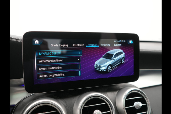 Mercedes-Benz GLC 300e 4MATIC PHEV 313pk Dealer O.H | Panodak | Sportstoelen Verwarmd | Sfeerverlichting | Cruise Control | Blis | Apple Carplay | Navigatie | 18"L.M | Plug In Hybrid