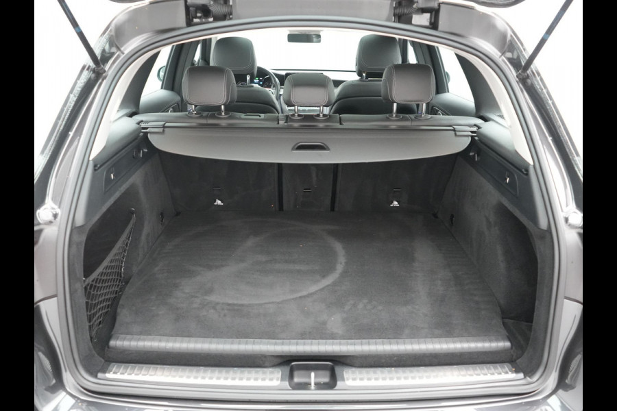 Mercedes-Benz GLC 300e 4MATIC PHEV 313pk Dealer O.H | Panodak | Sportstoelen Verwarmd | Sfeerverlichting | Cruise Control | Blis | Apple Carplay | Navigatie | 18"L.M | Plug In Hybrid