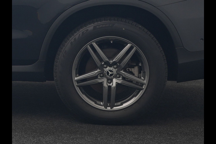 Mercedes-Benz GLC 300e 4MATIC PHEV 313pk Dealer O.H | Panodak | Sportstoelen Verwarmd | Sfeerverlichting | Cruise Control | Blis | Apple Carplay | Navigatie | 18"L.M | Plug In Hybrid