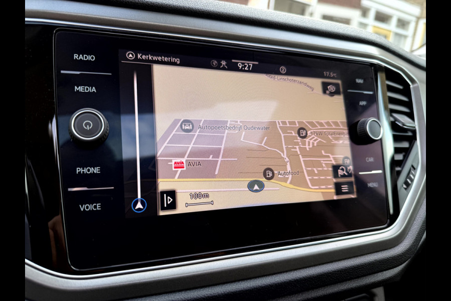 Volkswagen T-Roc 1.5 TSI Style Business Panoramadak, Stoelverwarming, App Connect