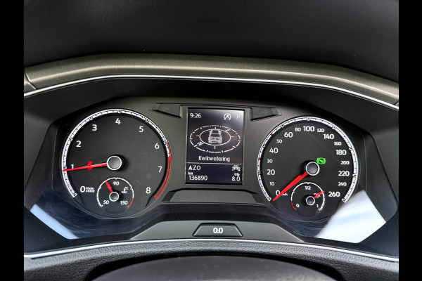 Volkswagen T-Roc 1.5 TSI Style Business Panoramadak, Stoelverwarming, App Connect