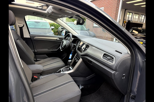 Volkswagen T-Roc 1.5 TSI Style Business Panoramadak, Stoelverwarming, App Connect