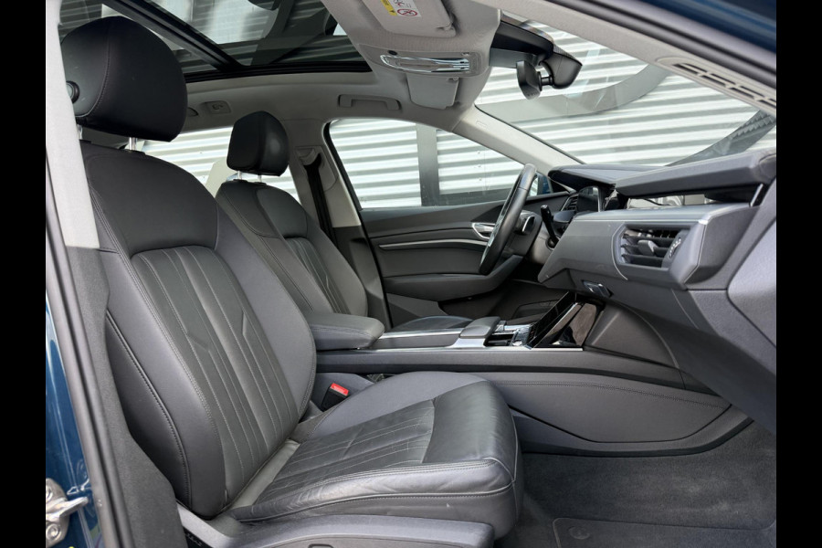 Audi e-tron e-tron 50 quattro Launch edition plus 71 kWh 2e Eigenaar|Navi|Pano|Trekhaak|Leder|Virtual Cockpit|Carplay|Cruise|N.A.P|APK tot 10-2027