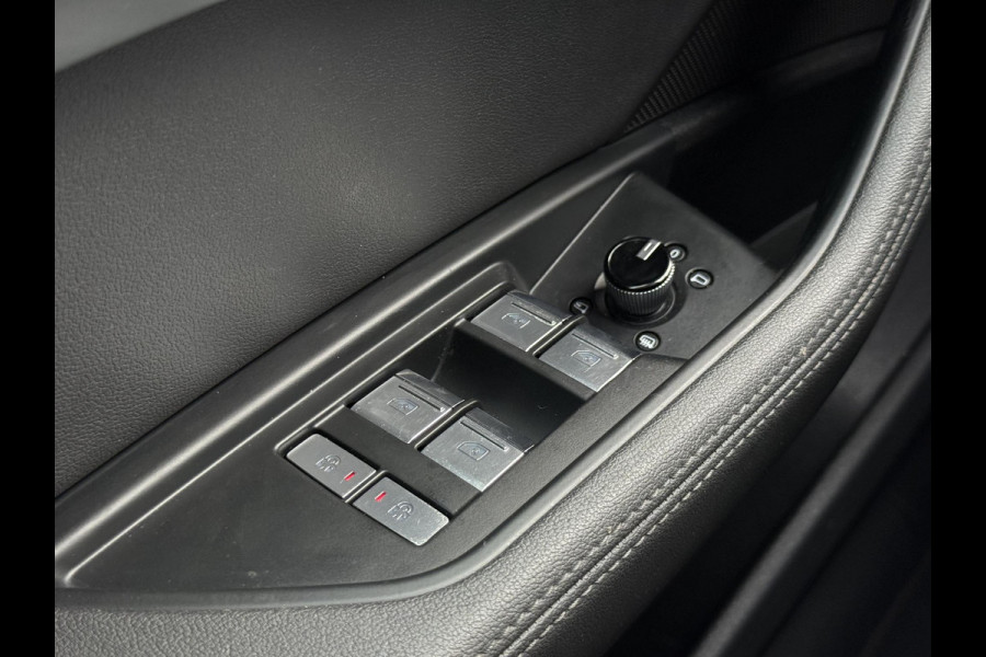 Audi e-tron e-tron 50 quattro Launch edition plus 71 kWh 2e Eigenaar|Navi|Pano|Trekhaak|Leder|Virtual Cockpit|Carplay|Cruise|N.A.P|APK tot 10-2027