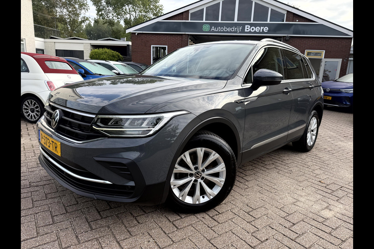 Volkswagen Tiguan 1.5 TSI Life Business Winterpakket, Trekhaak, Camera