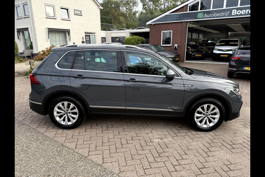 Volkswagen Tiguan 1.5 TSI Life Business Winterpakket, Trekhaak, Camera