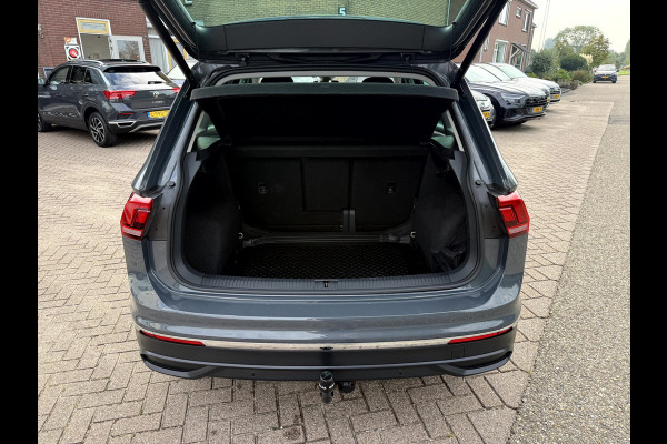 Volkswagen Tiguan 1.5 TSI Life Business Winterpakket, Trekhaak, Camera