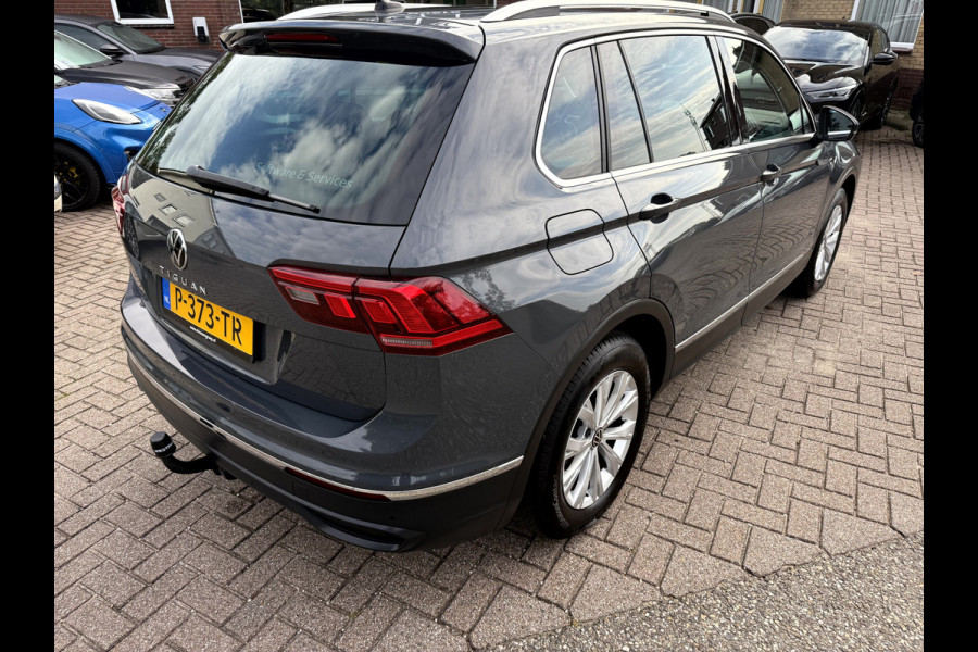 Volkswagen Tiguan 1.5 TSI Life Business Winterpakket, Trekhaak, Camera
