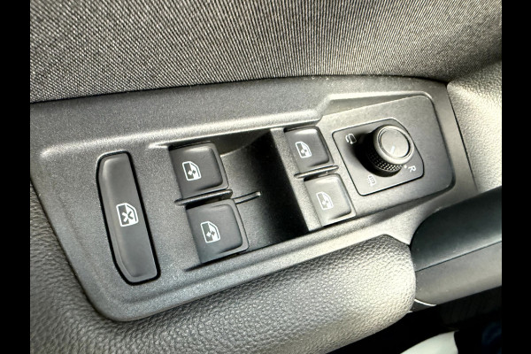 Volkswagen Tiguan 1.5 TSI Life Business Winterpakket, Trekhaak, Camera