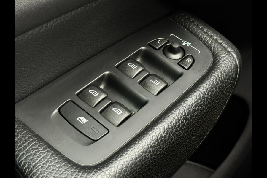 Volvo XC60 2.0 T6 Plug-in hybrid | Pano | Trekhaak | Long Range | Memory | 19 inch | Keyless | Camera | Stuurwiel verwarmd