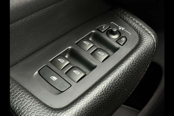 Volvo XC60 2.0 T6 Plug-in hybrid | Pano | Trekhaak | Long Range | Memory | 19 inch | Keyless | Camera | Stuurwiel verwarmd