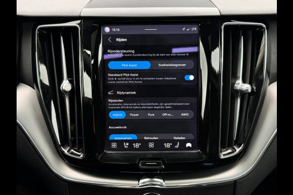 Volvo XC60 2.0 T6 Plug-in hybrid | Pano | Trekhaak | Long Range | Memory | 19 inch | Keyless | Camera | Stuurwiel verwarmd