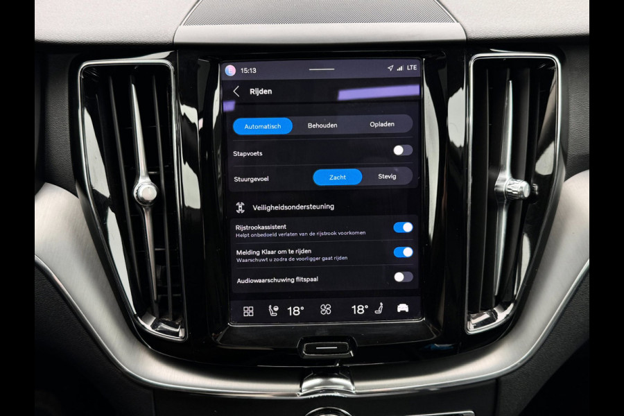 Volvo XC60 2.0 T6 Plug-in hybrid | Pano | Trekhaak | Long Range | Memory | 19 inch | Keyless | Camera | Stuurwiel verwarmd