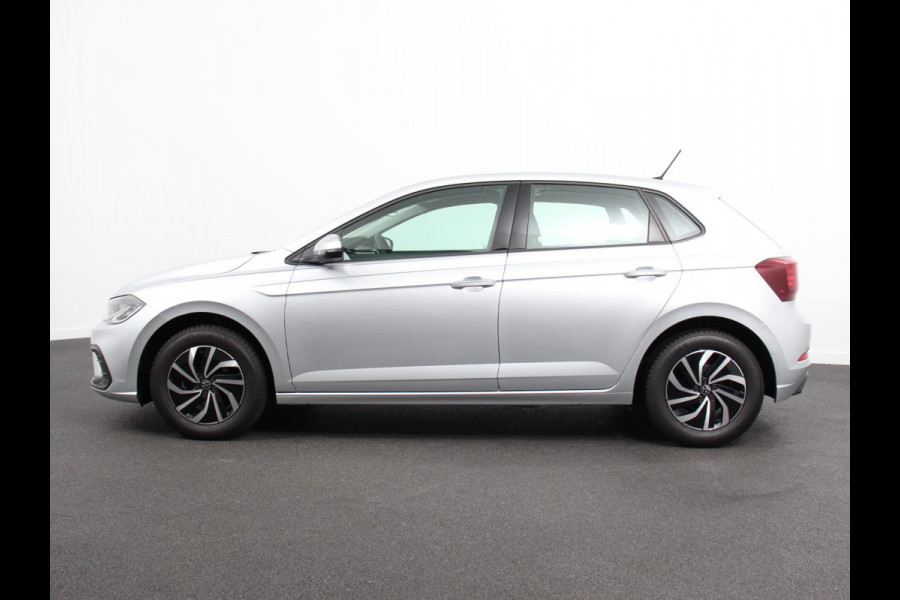Volkswagen Polo 1.0 TSI Automaat Life Navigatie Apple Carplay/Android Auto Climate Control Digitale Cockpit Stoelverwarming Parkeer sensoren Adaptive Cruise Control Lichtmetalen Velgen