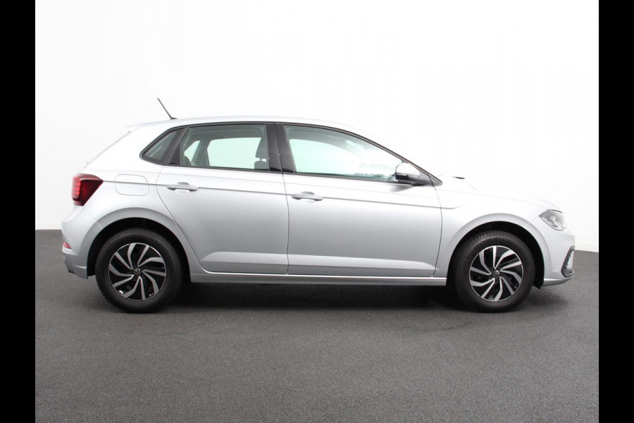 Volkswagen Polo 1.0 TSI Automaat Life Navigatie Apple Carplay/Android Auto Climate Control Digitale Cockpit Stoelverwarming Parkeer sensoren Adaptive Cruise Control Lichtmetalen Velgen