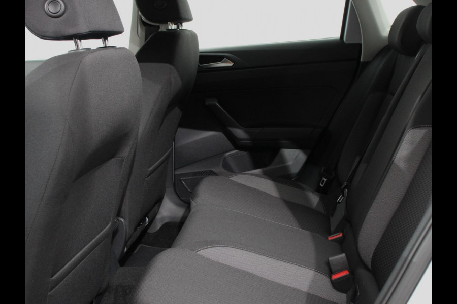 Volkswagen Polo 1.0 TSI Automaat Life Navigatie Apple Carplay/Android Auto Climate Control Digitale Cockpit Stoelverwarming Parkeer sensoren Adaptive Cruise Control Lichtmetalen Velgen