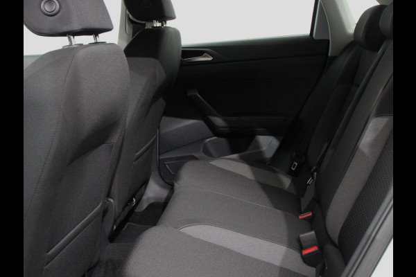 Volkswagen Polo 1.0 TSI Automaat Life Navigatie Apple Carplay/Android Auto Climate Control Digitale Cockpit Stoelverwarming Parkeer sensoren Adaptive Cruise Control Lichtmetalen Velgen