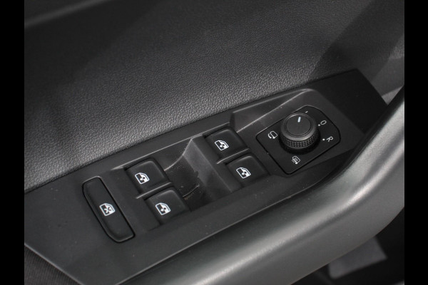 Volkswagen Polo 1.0 TSI Automaat Life Navigatie Apple Carplay/Android Auto Climate Control Digitale Cockpit Stoelverwarming Parkeer sensoren Adaptive Cruise Control Lichtmetalen Velgen