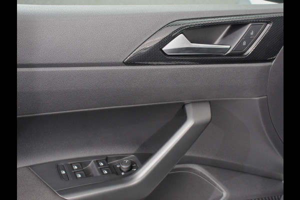 Volkswagen Polo 1.0 TSI Automaat Life Navigatie Apple Carplay/Android Auto Climate Control Digitale Cockpit Stoelverwarming Parkeer sensoren Adaptive Cruise Control Lichtmetalen Velgen
