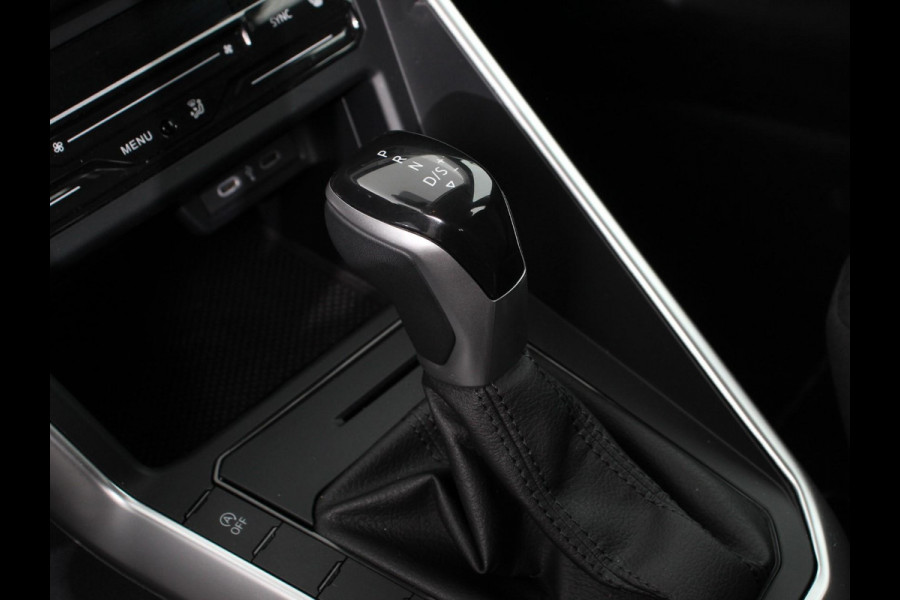 Volkswagen Polo 1.0 TSI Automaat Life Navigatie Apple Carplay/Android Auto Climate Control Digitale Cockpit Stoelverwarming Parkeer sensoren Adaptive Cruise Control Lichtmetalen Velgen