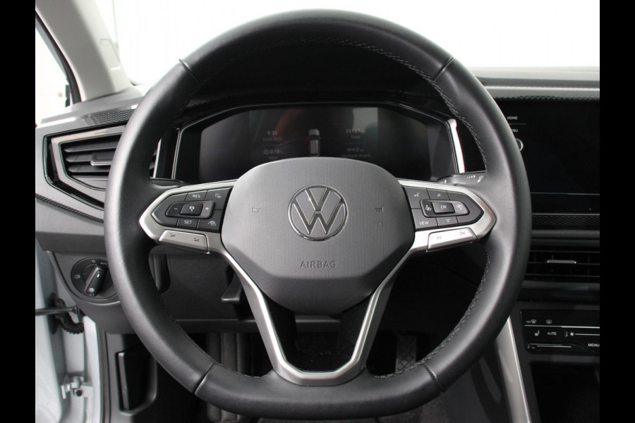 Volkswagen Polo 1.0 TSI Automaat Life Navigatie Apple Carplay/Android Auto Climate Control Digitale Cockpit Stoelverwarming Parkeer sensoren Adaptive Cruise Control Lichtmetalen Velgen
