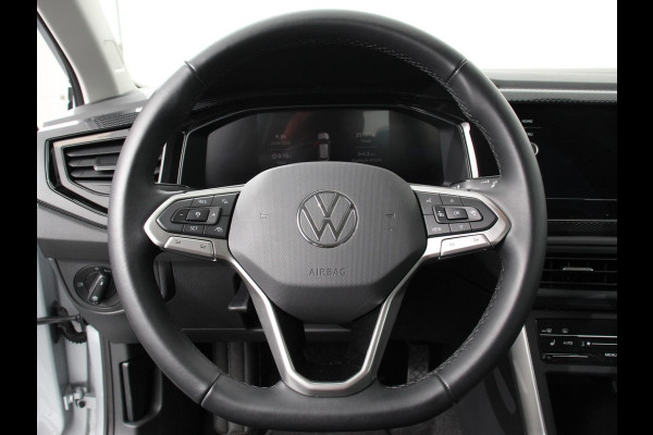 Volkswagen Polo 1.0 TSI Automaat Life Navigatie Apple Carplay/Android Auto Climate Control Digitale Cockpit Stoelverwarming Parkeer sensoren Adaptive Cruise Control Lichtmetalen Velgen