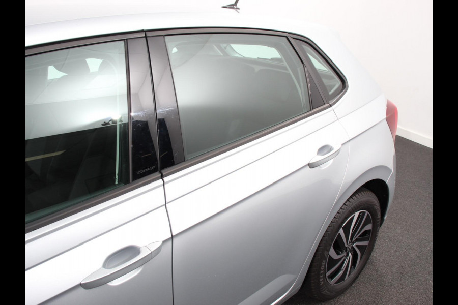 Volkswagen Polo 1.0 TSI Automaat Life Navigatie Apple Carplay/Android Auto Climate Control Digitale Cockpit Stoelverwarming Parkeer sensoren Adaptive Cruise Control Lichtmetalen Velgen
