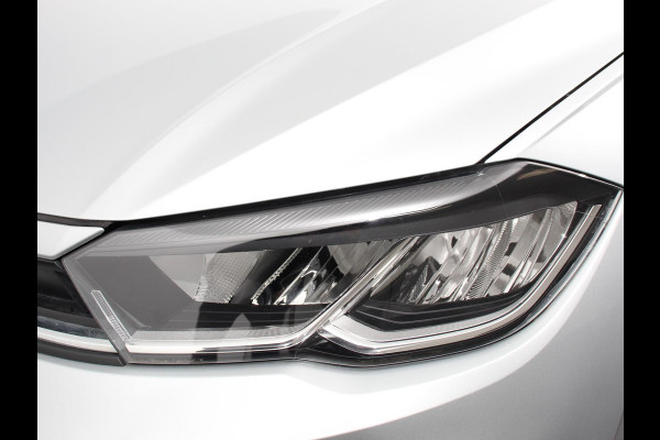 Volkswagen Polo 1.0 TSI Automaat Life Navigatie Apple Carplay/Android Auto Climate Control Digitale Cockpit Stoelverwarming Parkeer sensoren Adaptive Cruise Control Lichtmetalen Velgen