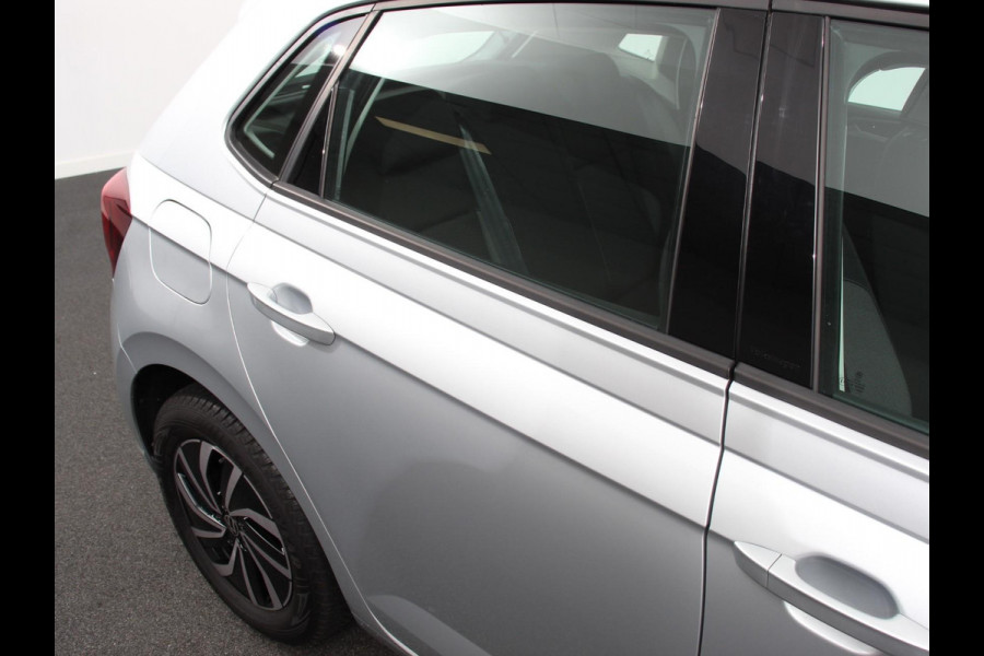 Volkswagen Polo 1.0 TSI Automaat Life Navigatie Apple Carplay/Android Auto Climate Control Digitale Cockpit Stoelverwarming Parkeer sensoren Adaptive Cruise Control Lichtmetalen Velgen