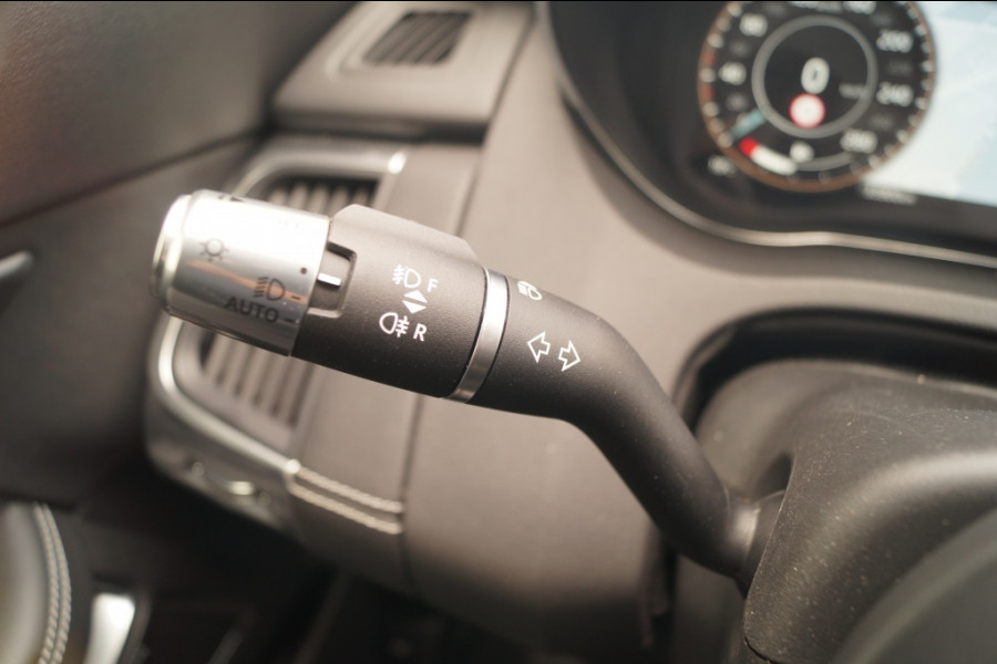 Jaguar E-Pace 1.5 P300e AWD R-Dynamic HSE -LEER-PANO-CAM-ECC-