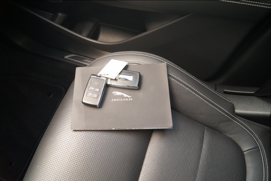 Jaguar E-Pace 1.5 P300e AWD R-Dynamic HSE -LEER-PANO-CAM-ECC-