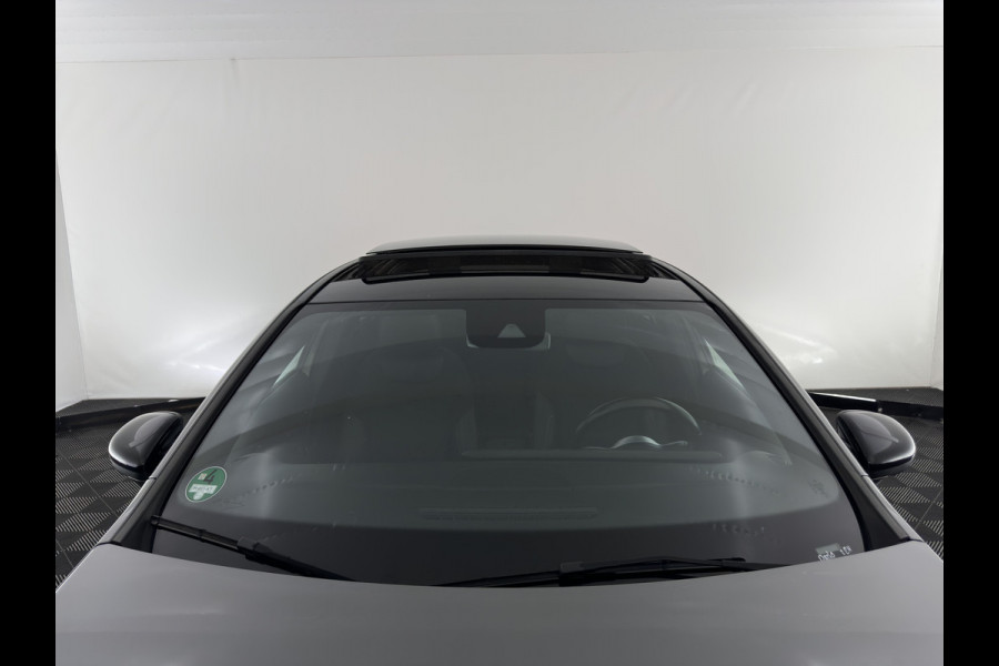 Mercedes-Benz A-Klasse 200 AMG Sportpack Business Solution (INCL-BTW) Aut. *PANO | LEATHER-MICROFIBRE | FULL-LED | HEATED-SPORTSEATS | WIDESCREEN-DIGIOCKPIT | DAB+ | NAVI-FULLMAP | CAMERA | PRIVACYGLASS | SHIFTPADDLES | 18''ALU*