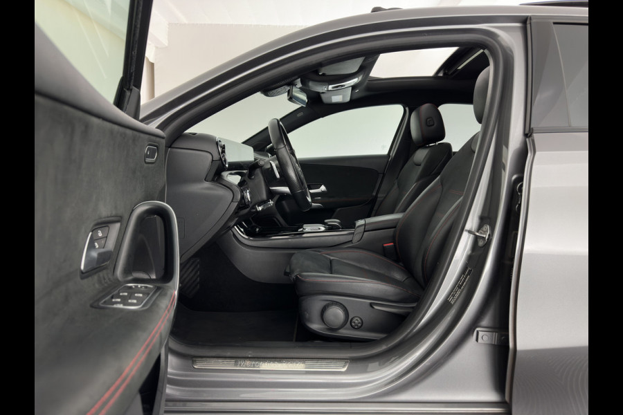 Mercedes-Benz A-Klasse 200 AMG Sportpack Business Solution (INCL-BTW) Aut. *PANO | LEATHER-MICROFIBRE | FULL-LED | HEATED-SPORTSEATS | WIDESCREEN-DIGIOCKPIT | DAB+ | NAVI-FULLMAP | CAMERA | PRIVACYGLASS | SHIFTPADDLES | 18''ALU*